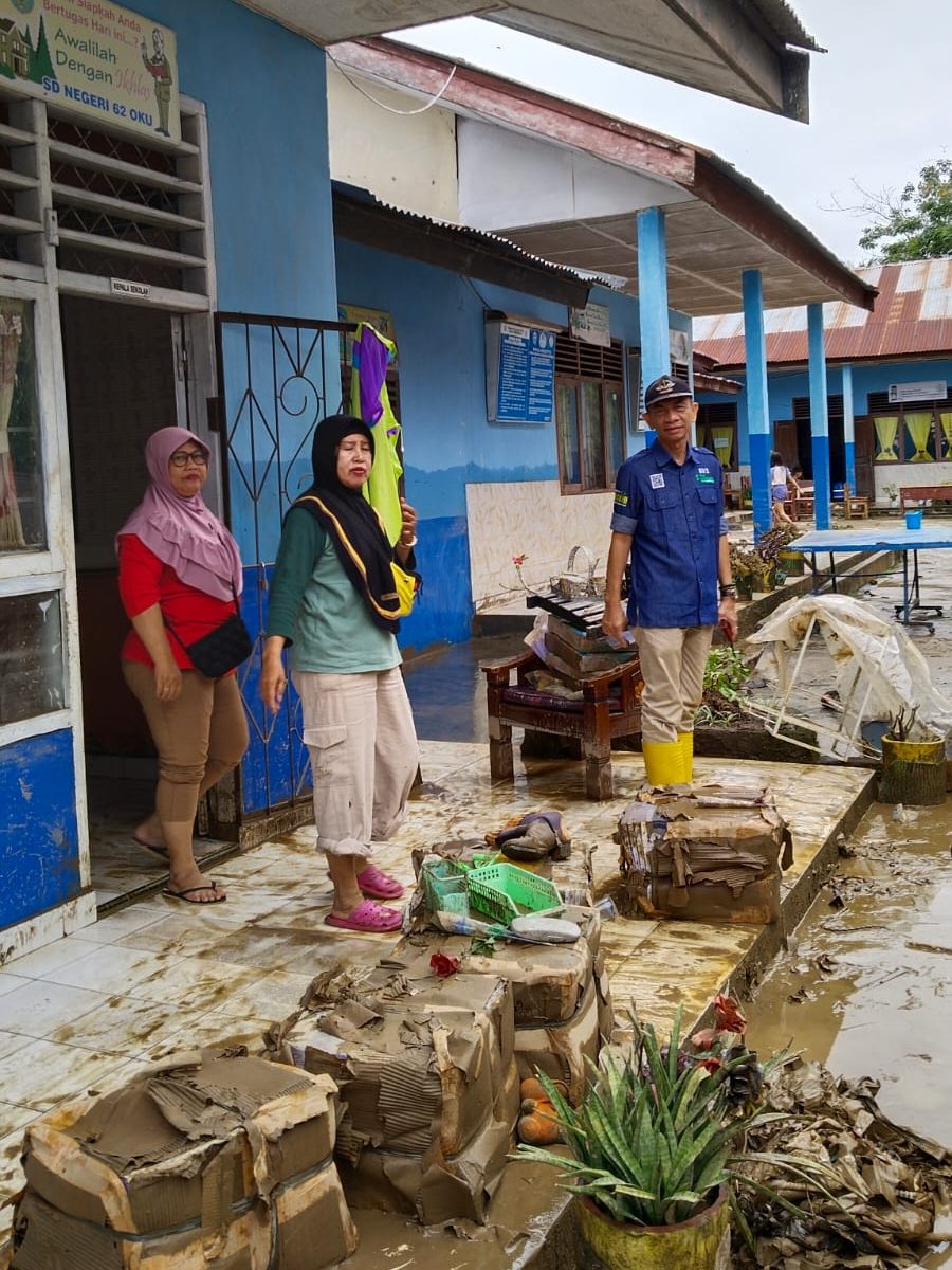 Sekolah Terendam Banjir Siswa Terpaksa Diliburkan