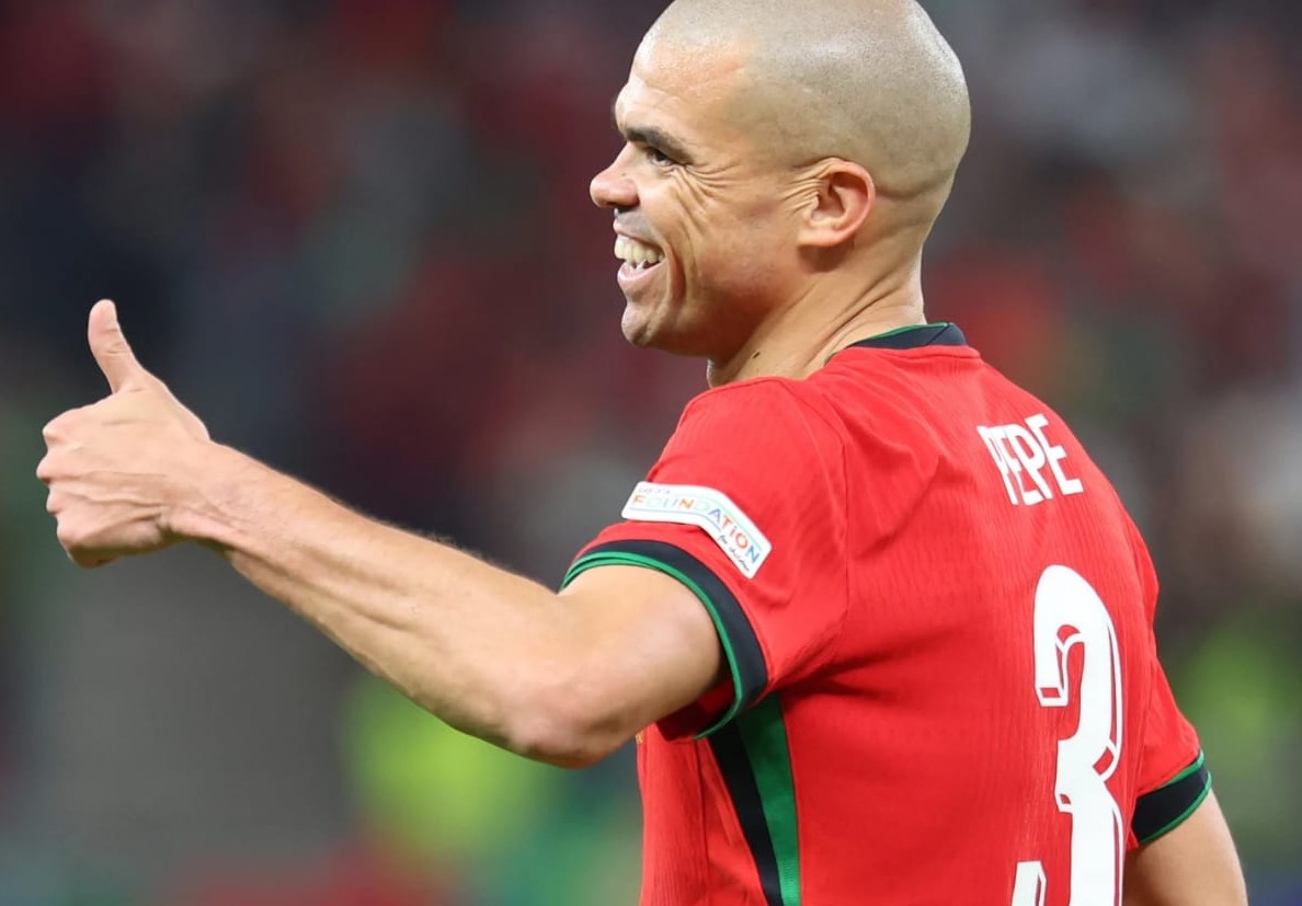 Resmi, Pepe Gantung Sepatu Usia 41 Tahun