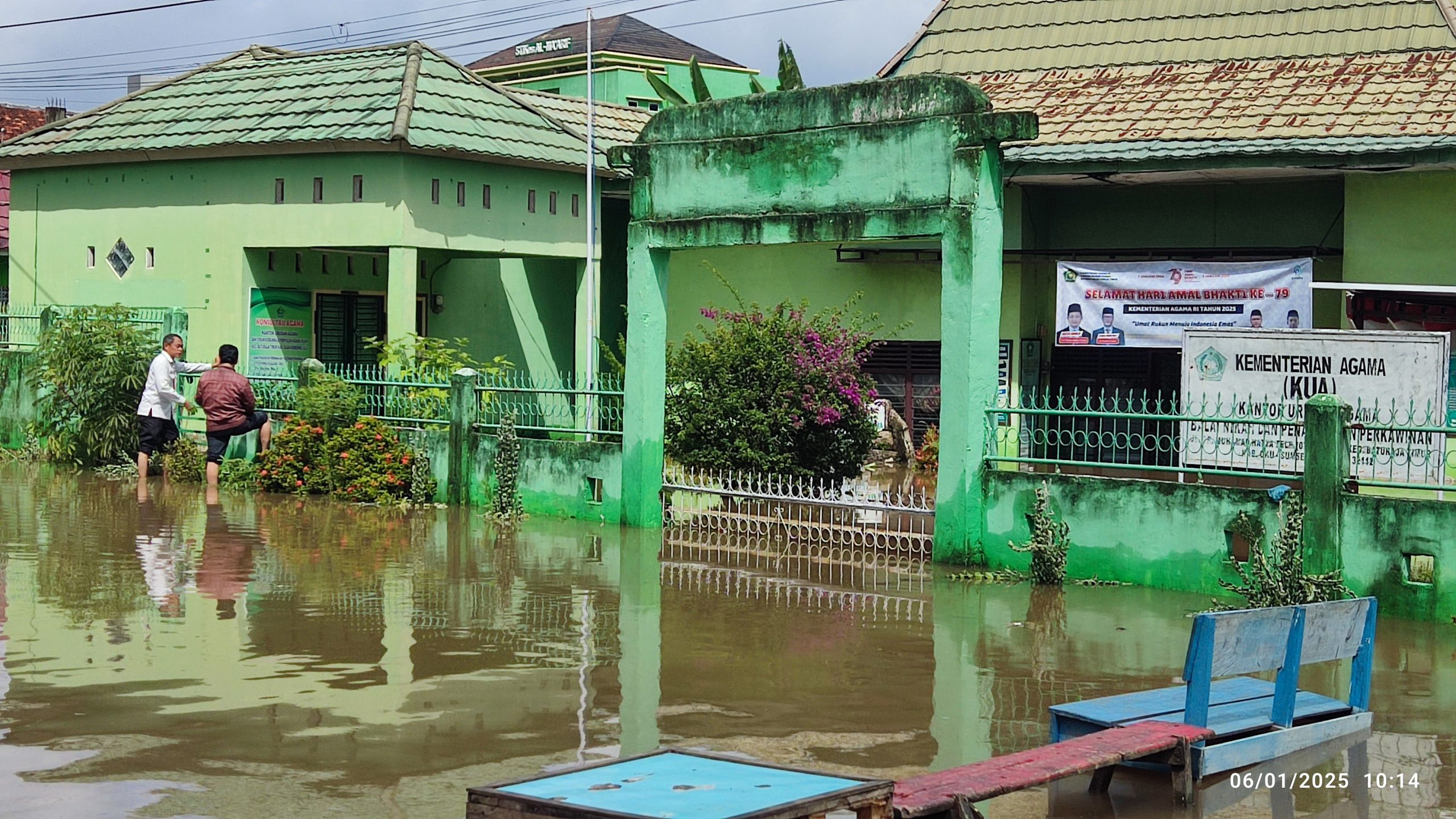 KUA Baturaja Timur Terendam Banjir