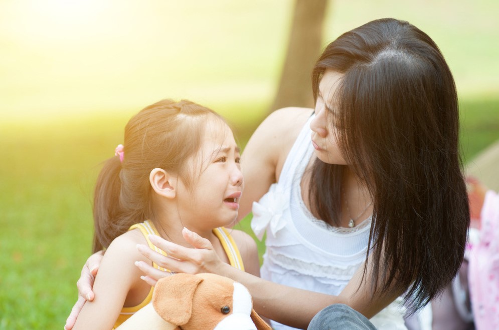 Trauma Besar Anak: Mengapa Mereka Cenderung Menyenangkan Orang Lain?